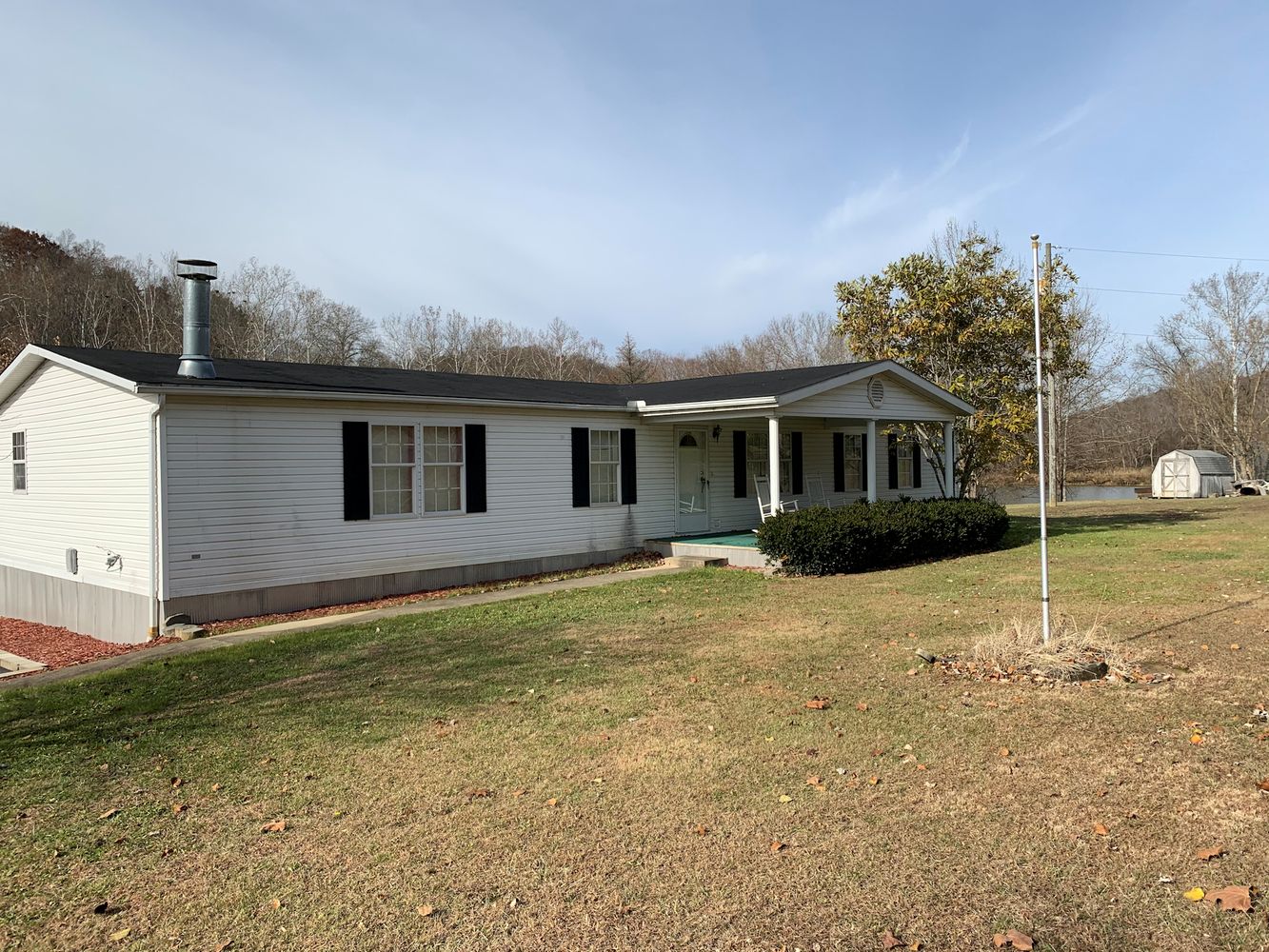 9713 Grandview Lake Rd, Ashland, KY 41102